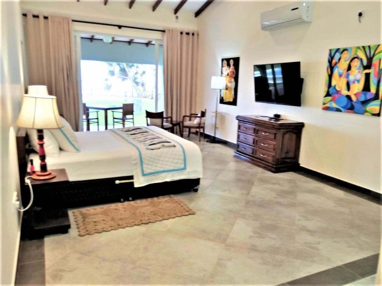 Arhimser Villa-Superb 4 Bedroom Beachfront For 8 In Ranna, Tangalle, Bb, Pool, Free Pick Up For 7 Night Stays Arriving Together, Serviced, Taxes Included Kültér fotó